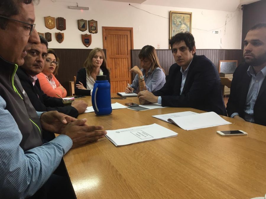 Santa Cruz: Acuerdan capacitación para aspirantes a ingresar en Yamana Gold