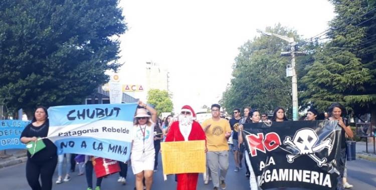 Chubut: Envalentonados por lo que pasó en Mendoza, ahora el pueblo se moviliza en contra de los proyectos de explotación minera Chubut: Envalentonados por lo que pasó en Mendoza, ahora el pueblo se moviliza en contra de los proyectos de explotación minera