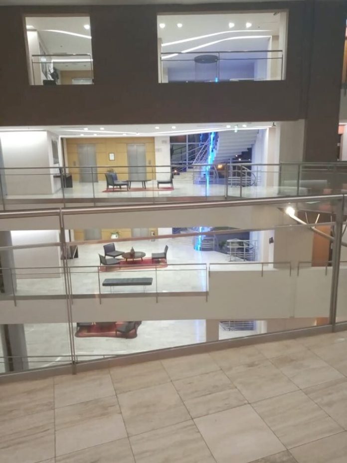San Juan: Aislados en hoteles reclaman mayor atención San Juan: Aislados en hoteles reclaman mayor atención
