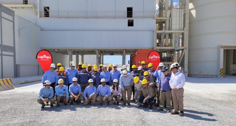 AOMA recorrió la planta de Grupo Calidra en La Laja y destacó las inversiones y su compromiso ambiental