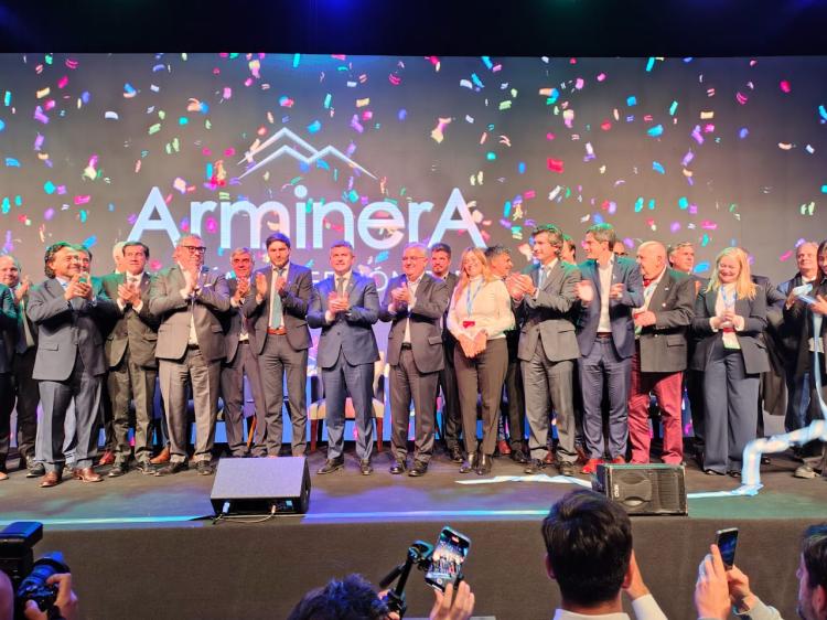 Argentina, un nuevo gigante minero: avances, incentivos y oportunidades regionales Argentina, un nuevo gigante minero: avances, incentivos y oportunidades regionales