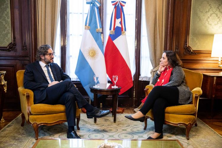 Argentina y Chile avanzan en proyectos conjuntos de desarrollo del litio Argentina y Chile avanzan en proyectos conjuntos de desarrollo del litio