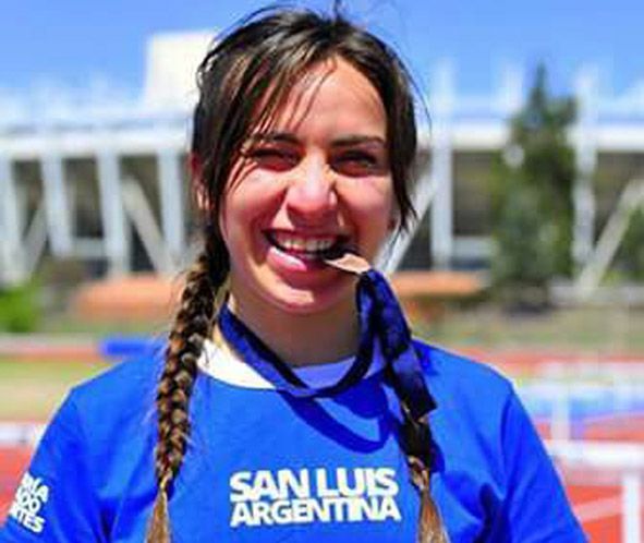La deportista Lucía Juárez, auspiciada por AOMA, obtuvo tres medallas en juegos binacionales La deportista Lucía Juárez, auspiciada por AOMA, obtuvo tres medallas en juegos binacionales