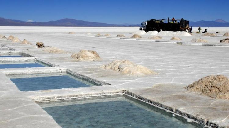 Auge de vehículos eléctricos convierte a Argentina en "hotspot" de litio Auge de vehículos eléctricos convierte a Argentina en "hotspot" de litio