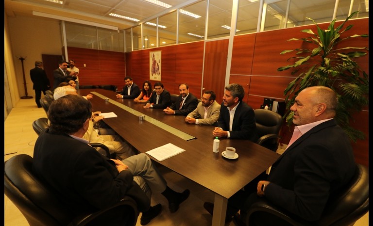 San Juan: Autoridades y privados de Coquimbo aseguran capacidad portuaria para túnel de Agua Negra San Juan: Autoridades y privados de Coquimbo aseguran capacidad portuaria para túnel de Agua Negra