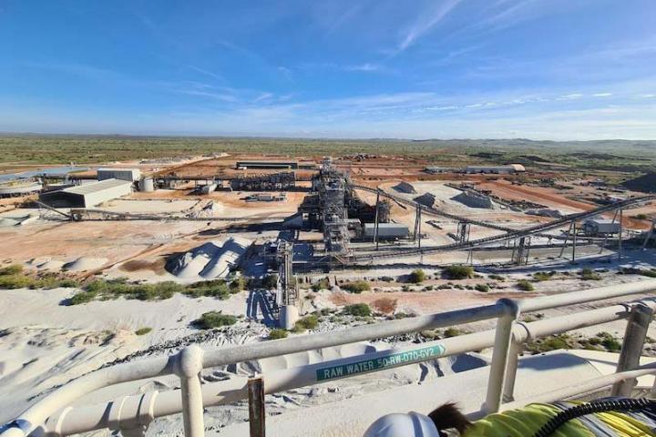 Australia descubrió el que sería el yacimiento de litio más grande del mundo Australia descubrió el que sería el yacimiento de litio más grande del mundo