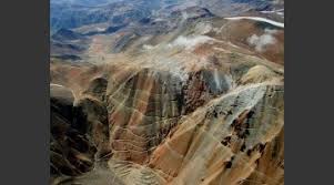 Barrick informó que va a insistir con el proyecto binacional de Pascua-Lama y Hensel dijo que se debería "intimar" a la minera canadiense para que dé a conocer sus planes Barrick informó que va a insistir con el proyecto binacional de Pascua-Lama y Hensel dijo que se debería "intimar" a la minera canadiense para que dé a conocer sus planes