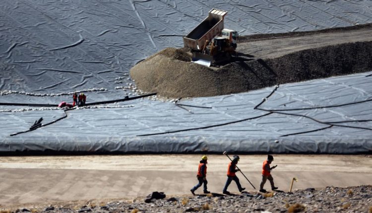 Barrick vende una participación mayoritaria en Shandong por $ 210 millones Barrick vende una participación mayoritaria en Shandong por $ 210 millones