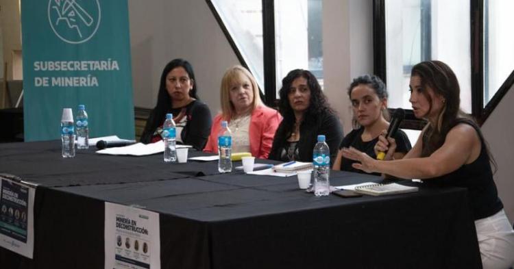 Buenos Aires: Se realizó un conversatorio para debatir sobre el lugar de las mujeres en la industria minera Buenos Aires: Se realizó un conversatorio para debatir sobre el lugar de las mujeres en la industria minera