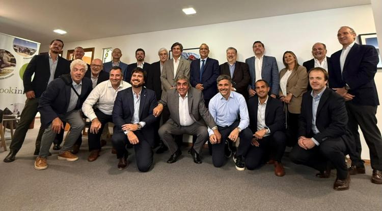 Cacciola fue reelegido presidente en la Cámara Argentina de Empresas Mineras Cacciola fue reelegido presidente en la Cámara Argentina de Empresas Mineras