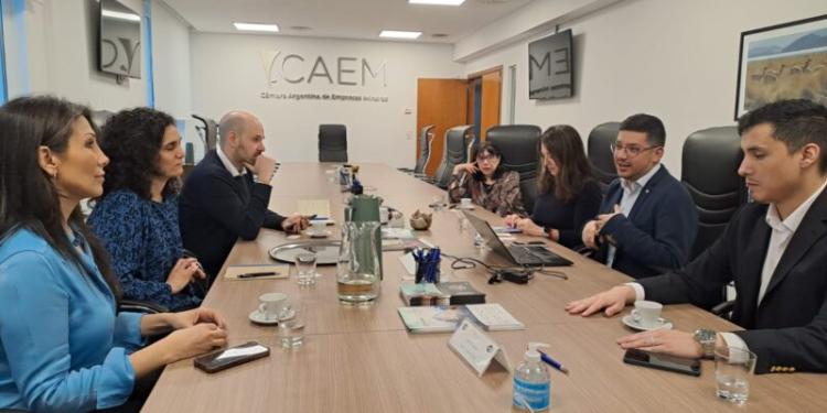 CAEM recibió en sus oficinas a autoridades mineras chilenas CAEM recibió en sus oficinas a autoridades mineras chilenas