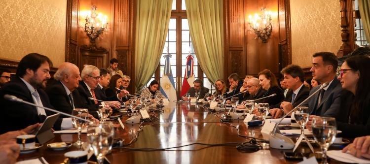 Cancilleres de Argentina y Chile destacaron la importancia de continuar avanzando en el marco del Tratado de Integración y Complementación Minera,