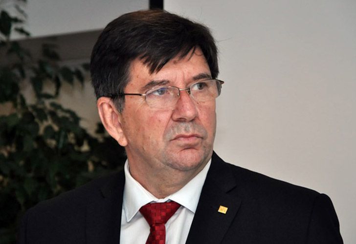 Perfil quiso que Capello se explaye sobre su afirmación que "el cianuro se puede beber" pero por el momento no obtuvo respuesta alguna