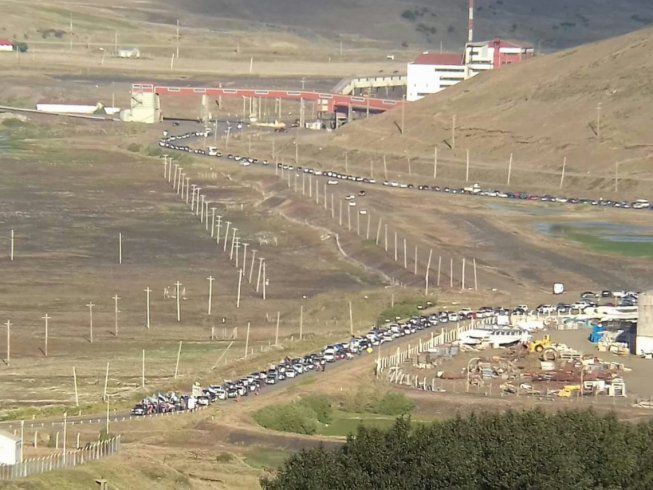Santa Cruz, Río Turbio: histórica caravana en apoyo a los mineros Santa Cruz, Río Turbio: histórica caravana en apoyo a los mineros