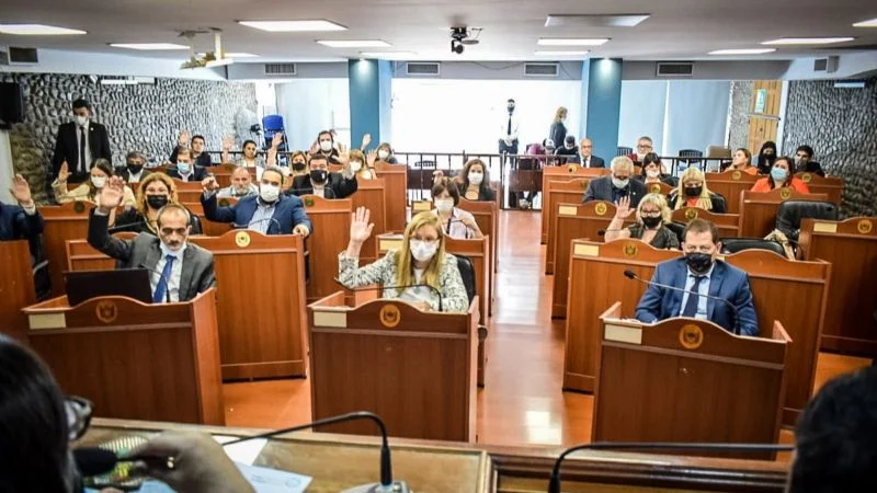 Catamarca/Acuerdos mineros: el oficialismo apuró los proyectos y JPC se excusó para acompañar Catamarca/Acuerdos mineros: el oficialismo apuró los proyectos y JPC se excusó para acompañar