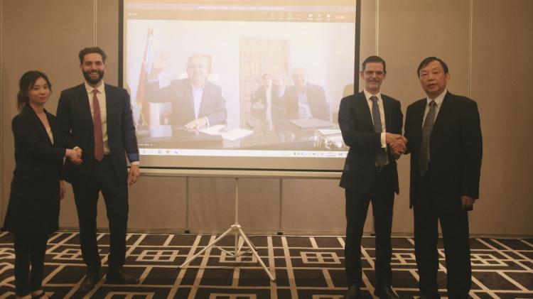 Catamarca anunció la industrialización del litio de la mano de inversores chinos Catamarca anunció la industrialización del litio de la mano de inversores chinos