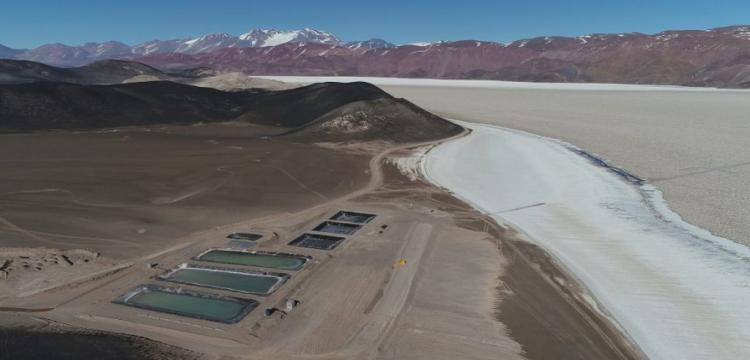 Catamarca aprobó el estudio de impacto ambiental para el megaproyecto de litio Tres Quebradas del gigante chino Zijin Mining Catamarca aprobó el estudio de impacto ambiental para el megaproyecto de litio Tres Quebradas del gigante chino Zijin Mining