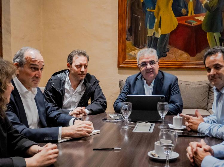 Catamarca: Ejecutivos de Glencore se reunieron con el gobernador Raúl Jalil tras anunciar la reactivación de Alumbrera