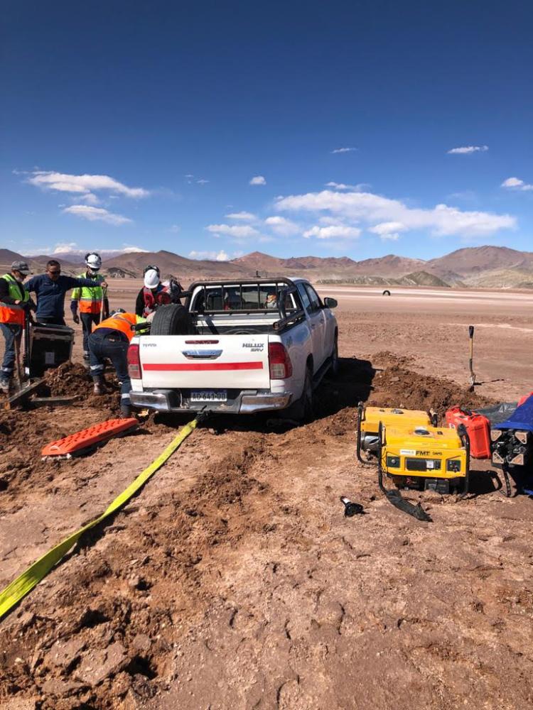 Catamarca: Trabajadores de Sal de Vida encontraron y rescataron a una familia perdida Catamarca: Trabajadores de Sal de Vida encontraron y rescataron a una familia perdida
