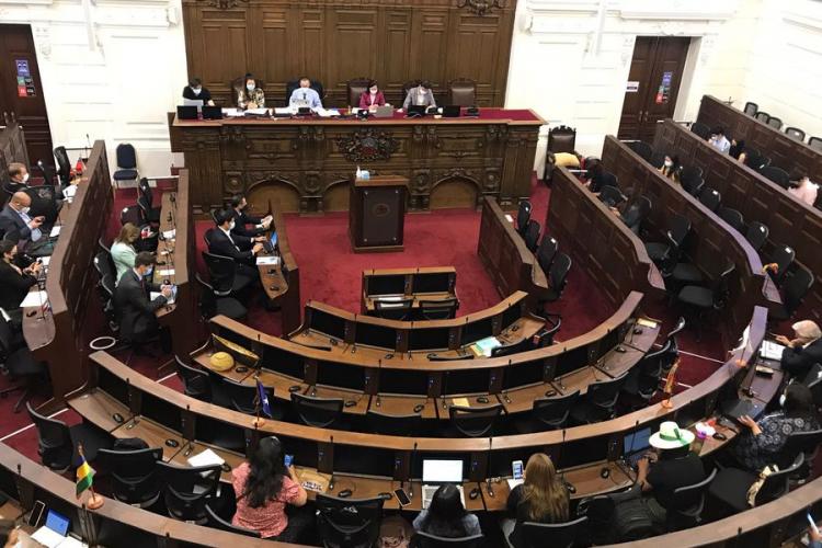 Chile: Gobierno oficia a presidenta de la Convención y advierte por efecto de eventual estatización de empresas mineras