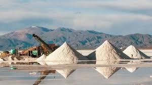 China paralizó una de las minas de litio mas grandes del mundo, y el precio del mineral subió un 8% China paralizó una de las minas de litio mas grandes del mundo, y el precio del mineral subió un 8%