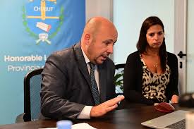Chubut: Con violencia y amenazas los antimineros lograron que se suspenda la sesión por no contar con garantías de seguridad para los diputados Chubut: Con violencia y amenazas los antimineros lograron que se suspenda la sesión por no contar con garantías de seguridad para los diputados