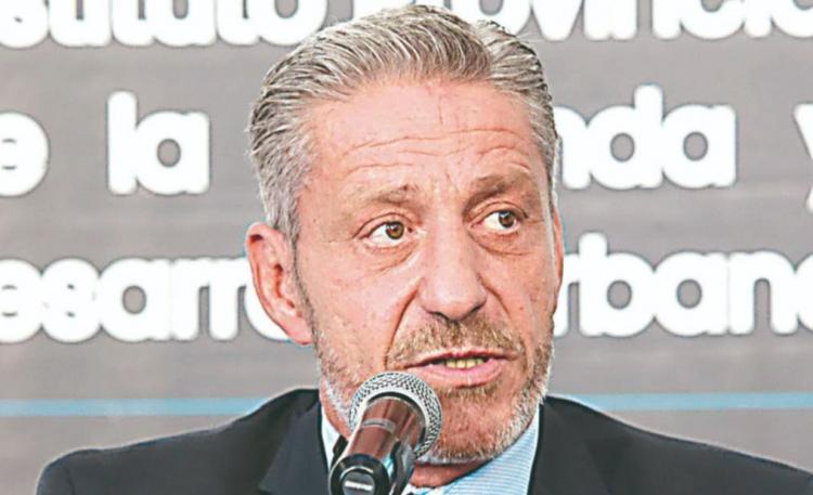Chubut/DE puño y letra: La minería, otra vez en el medio de una campaña electoral Chubut/DE puño y letra: La minería, otra vez en el medio de una campaña electoral