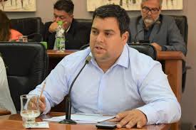 Chubut/ "El PJ quedó en una posición muy incómoda por una mala decisión que tiene que ver con cuestiones personales" Chubut/ "El PJ quedó en una posición muy incómoda por una mala decisión que tiene que ver con cuestiones personales"