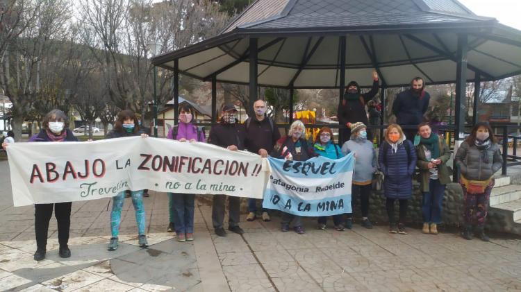 Chubut: Fracasó la convocatoria antiminera en Esquel para repudiar la llegada de Hensel a la provincia Chubut: Fracasó la convocatoria antiminera en Esquel para repudiar la llegada de Hensel a la provincia
