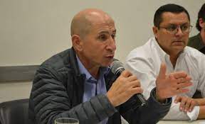 Chubut "hay mucha gente que espera un trabajo digno y genuino para llevar un salario a su casa" Chubut "hay mucha gente que espera un trabajo digno y genuino para llevar un salario a su casa"