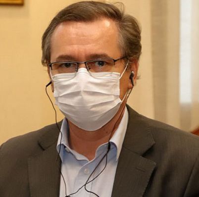 Chubut: La iglesia juega fuerte y Hensel muestra ineptitud para gestionar a favor de la minería Chubut: La iglesia juega fuerte y Hensel muestra ineptitud para gestionar a favor de la minería