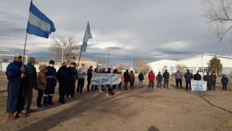 Chubut: Pese al intenso frío y al COVID-19, vecinos de la Meseta pidieron una vez más por el desarrollo minero Chubut: Pese al intenso frío y al COVID-19, vecinos de la Meseta pidieron una vez más por el desarrollo minero