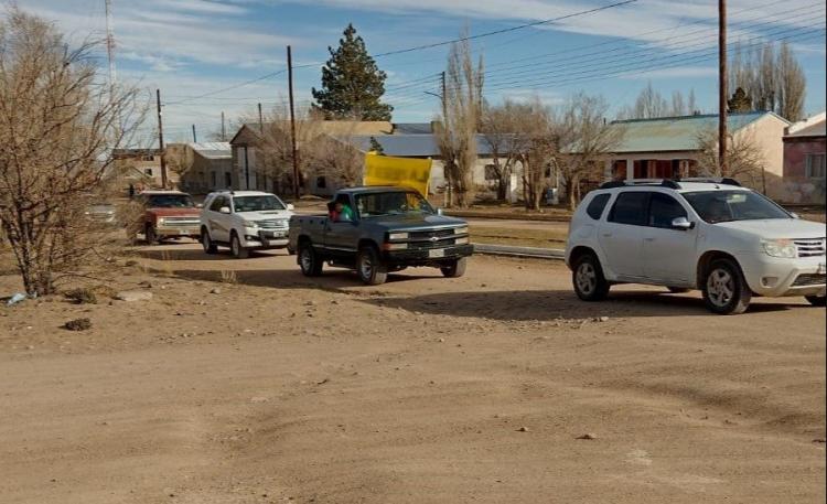 Chubut: Se cumplió un año de manifestaciones ininterrumpidas a favor de la minería en la región de la Meseta Chubut: Se cumplió un año de manifestaciones ininterrumpidas a favor de la minería en la región de la Meseta