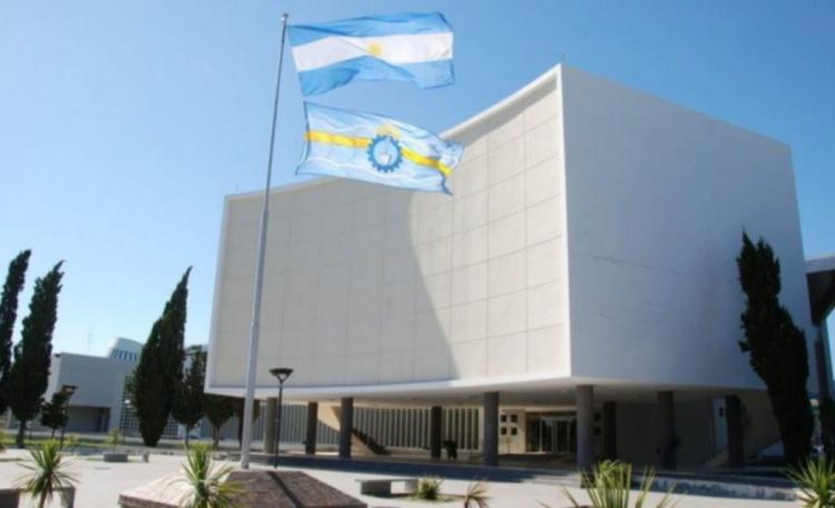 Chubut: Se suspendió la sesión y este viernes no se tratará el proyecto de la zonificación minera Chubut: Se suspendió la sesión y este viernes no se tratará el proyecto de la zonificación minera