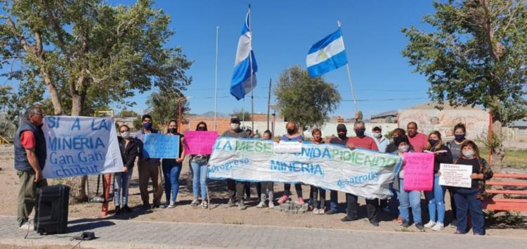 Chubut: Vuelven a manifestarse en la Meseta por el desarrollo minero y a favor de la zonificación Chubut: Vuelven a manifestarse en la Meseta por el desarrollo minero y a favor de la zonificación