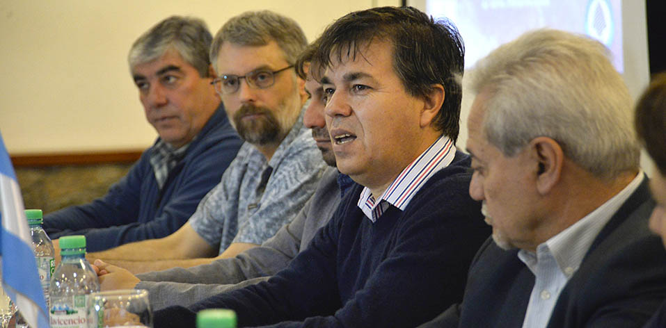 Comenzó el primer workshop trinacional de mapas de riesgo volcánico entre Argentina y Chile Comenzó el primer workshop trinacional de mapas de riesgo volcánico entre Argentina y Chile