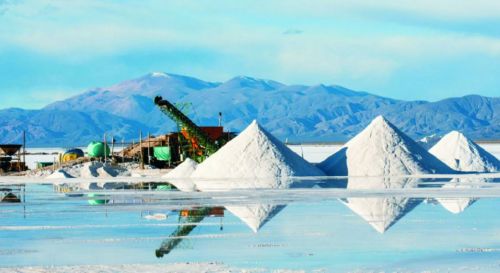 Con más de 4.760 puestos, la minería en Salta lidera la generación de empleo Con más de 4.760 puestos, la minería en Salta lidera la generación de empleo