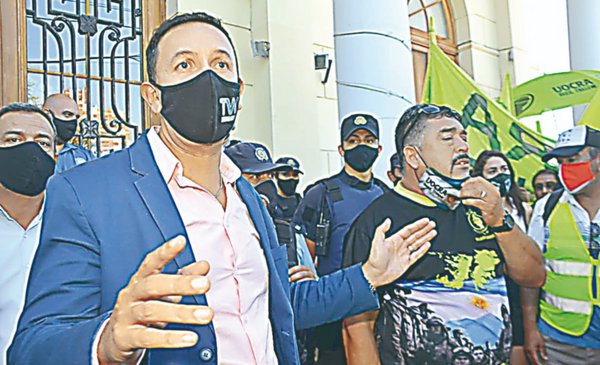 De puño y letra: Chubut, el progreso y la compleja tarea política de encontrar el agujero del mate De puño y letra: Chubut, el progreso y la compleja tarea política de encontrar el agujero del mate
