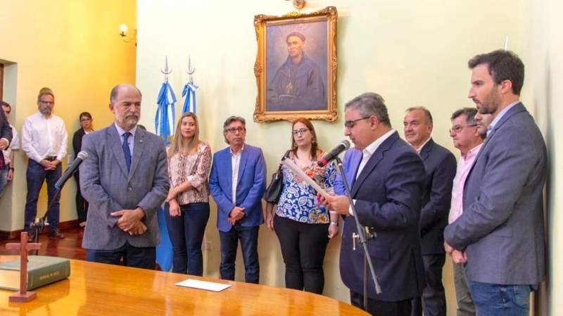 Catamarca: Asumió el fiscal de Estado y puso a la minería segura y la recuperación del Estadio Bicentenario como ejes centrales para su gestión Catamarca: Asumió el fiscal de Estado y puso a la minería segura y la recuperación del Estadio Bicentenario como ejes centrales para su gestión
