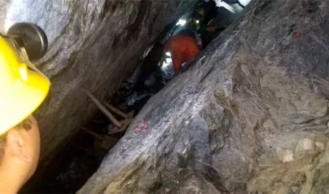 Venezuela: Derrumbe de mina deja al menos tres muertos y unos 20 desaparecidos Venezuela: Derrumbe de mina deja al menos tres muertos y unos 20 desaparecidos