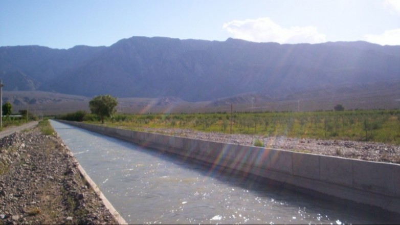 San Juan: Destinan más de $200 millones para mejorar la red de riego en Jáchal San Juan: Destinan más de $200 millones para mejorar la red de riego en Jáchal