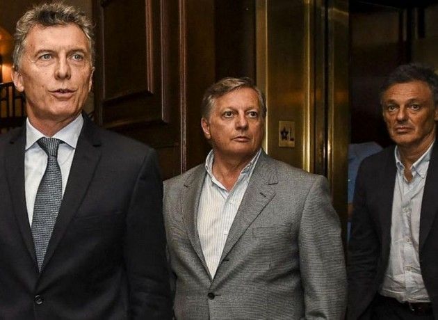 Dólar, tarifas, economía: en emergencia, Macri mueve el banco de suplentes para congraciarse con Carrió y el "círculo rojo"