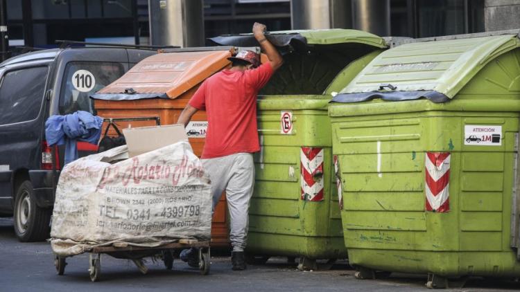 Dos caras de la moneda laboral: escarbar en la basura o en la montaña, por Gabriel Conte Dos caras de la moneda laboral: escarbar en la basura o en la montaña, por Gabriel Conte