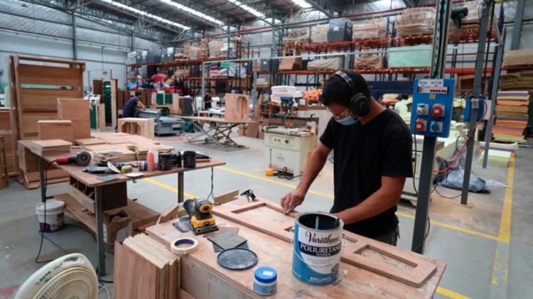 El Gobierno anunciará beneficios para que Pymes importen bienes e insumos El Gobierno anunciará beneficios para que Pymes importen bienes e insumos