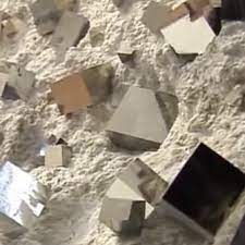 El "mineral perfecto" que se extrae en un diminuto pueblo de 9 habitantes y tiene un enorme valor El "mineral perfecto" que se extrae en un diminuto pueblo de 9 habitantes y tiene un enorme valor