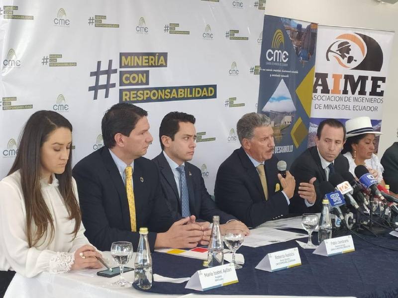Ecuador: Empresarios presentan recurso legal para frenar consulta popular sobre minería Ecuador: Empresarios presentan recurso legal para frenar consulta popular sobre minería