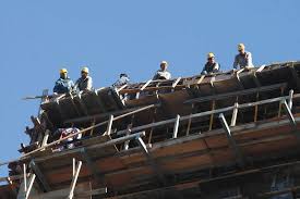 En febrero, cerraron 163 empresas constructoras y cayeron 23.976 empleos En febrero, cerraron 163 empresas constructoras y cayeron 23.976 empleos