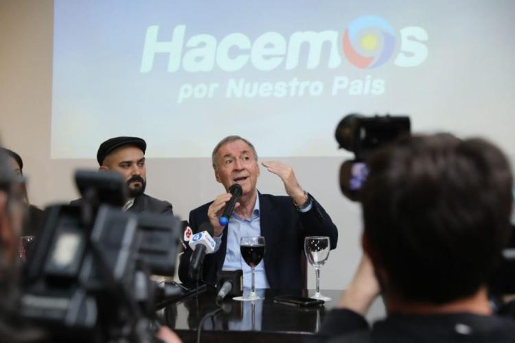 En San Juan, Schiaretti puso como ejemplo la minería para traer dólares genuinos y salir de la crisis En San Juan, Schiaretti puso como ejemplo la minería para traer dólares genuinos y salir de la crisis