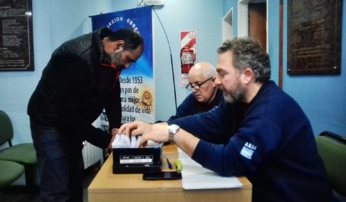 AOMA Olavarría entregó más de 150 becas para "sus" estudiantes