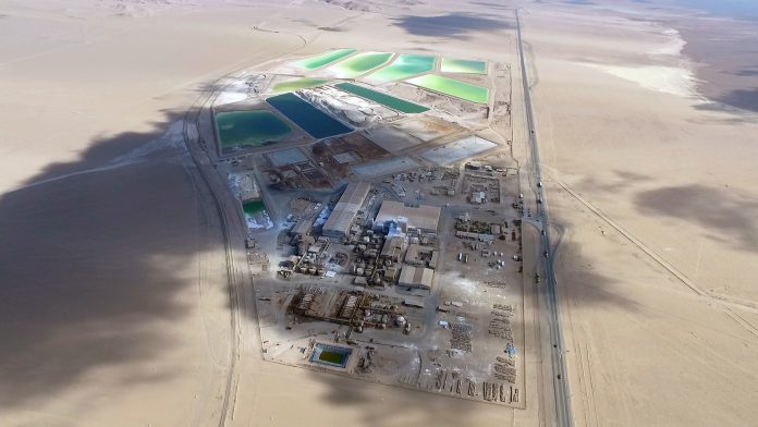 Chile: Expertos afirman que demanda de litio sigue fuerte y la producción deberá triplicarse